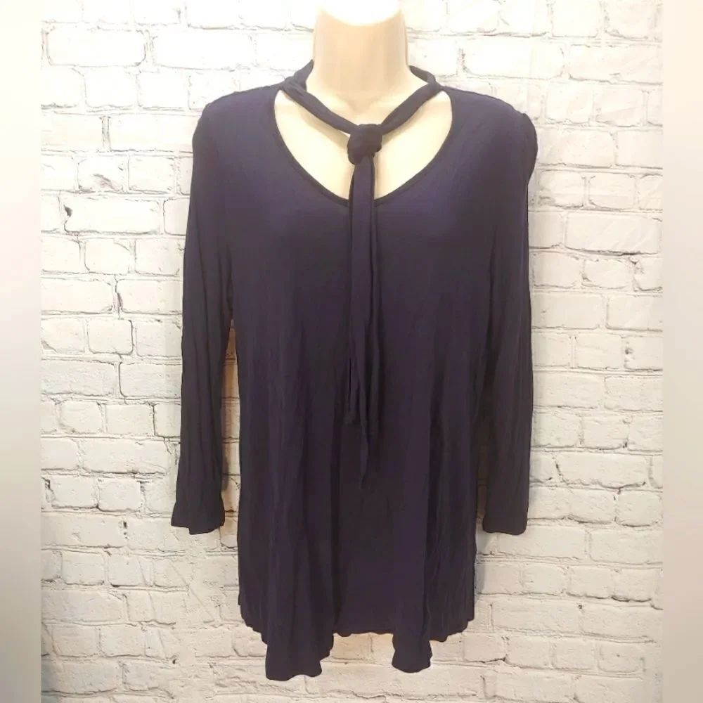 Diane Gilman Navy Medium 100% Rayon Blouse